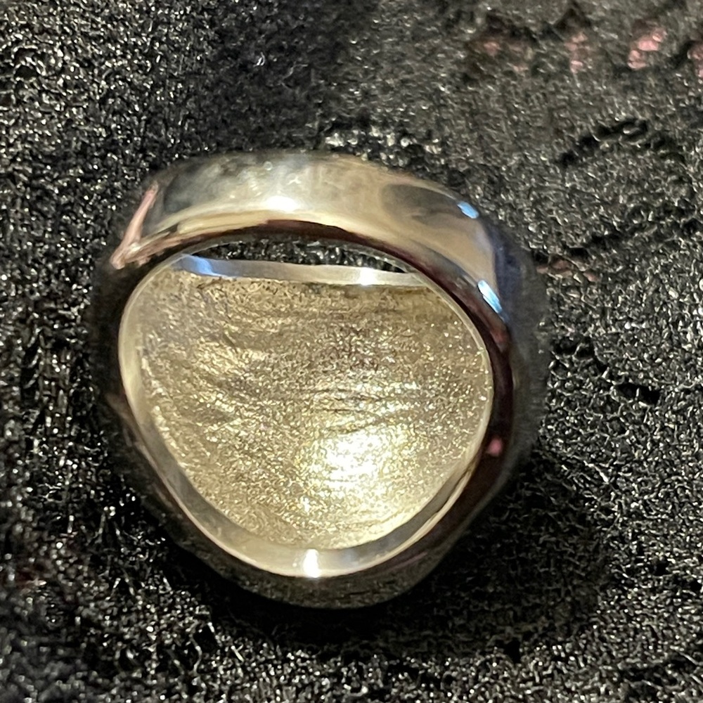 Silver Ribbed Statement Ring - Picture 4 of 5